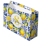 Blue White Lemon Tile Pattern Monogram Name Citrus Große Geschenktüte (Vorderseite Schrägansicht)