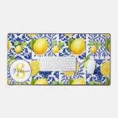 Blue White Lemon Tile Pattern Monogram Name Citrus Schreibtischunterlage (Tastatur & Maus)