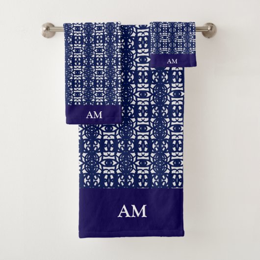 Blue & White Modern Abstract Pattern and Monogram Badhandtuch Set (Insitu)