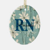 Blue White Modern Daisy Personalisiert Name RN Nur Keramik Ornament (Rechts)