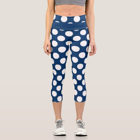 Blue White Modern Trendy Polka Dot Pattern Capri Leggings (Vorderseite)
