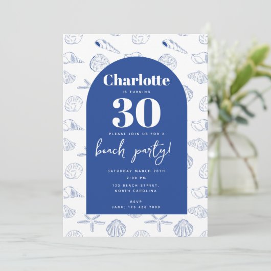 Blue White Muscheln Beach Summer Birthday Party Einladung (Stehend Vorderseite)