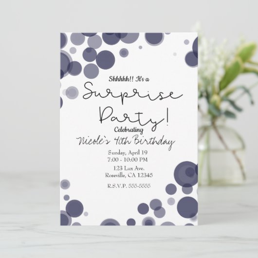 Blue White Polka Dot Bubbles Überraschendes Party Einladung (Stehend Vorderseite)