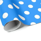 Blue White Polka Dots Design Geschenkpapier (Rolleneckpunkt)