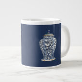 Blue & White Porcelain Vase von Vision Studio Jumbo-Tasse (Vorderseite Rechts)