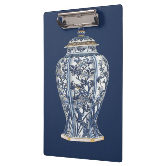 Blue & White Porcelain Vase von Vision Studio Klemmbrett (Links)