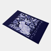 Blue & White Rabbit Bird Willkommen Floral Dedham Fußmatte (Schrägansicht)