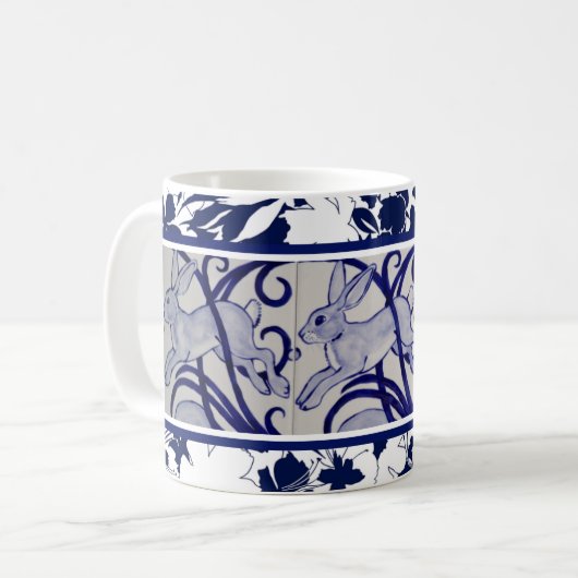 Blue & White Rabbit Hare Bunny Art Deco Tropisch Kaffeetasse (Vorderseite Links)