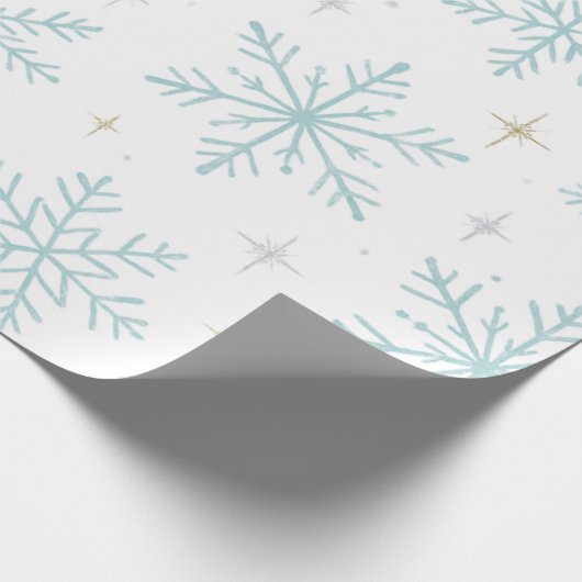 Blue & White Snowflake Sparkle Wrapping Paper Geschenkpapier (Ecke)