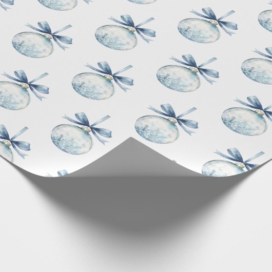 Blue White Snowflakes Bows Bulbs Christmas Geschenkpapier (Ecke)