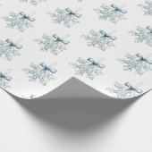 Blue White Snowflakes Bows Christmas Geschenkpapier (Ecke)