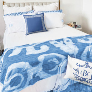 Blue & White Tribal Ikat Fleecedecke