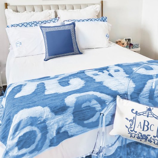 Blue & White Tribal Ikat Fleecedecke