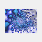 Blue & White Trippy Groovy Fine Fraktal Abstrakt Fleecedecke (Vorderseite (Horizontal))