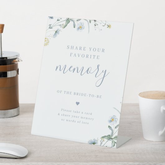 Blue Wildblume boho gemeinsam mit einem Memory-Bra Sockelschild (In SItu)