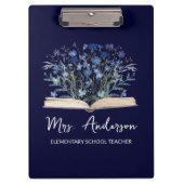 Blue Wildflowers Grow From Book Teacher Klemmbrett (Vorderseite)