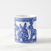 Blue Willow Rabbit Bunny Large Pattern Whimsical Kaffeetasse (Mittel)