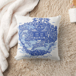Blue Willow Rabbit Island White Whimsical Toile Kissen
