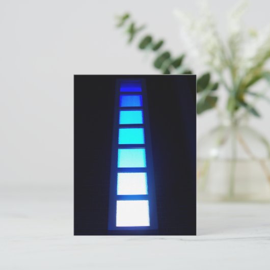 Blue Window Postcard Postkarte (Stehend Vorderseite)