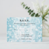 Blue Winter Bokeh Wedding RSVP Karte (Stehend Vorderseite)