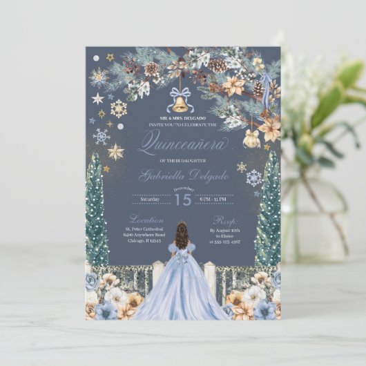 Blue Winter Wonderland Snowflake Quinceanera Einladung (Stehend Vorderseite)