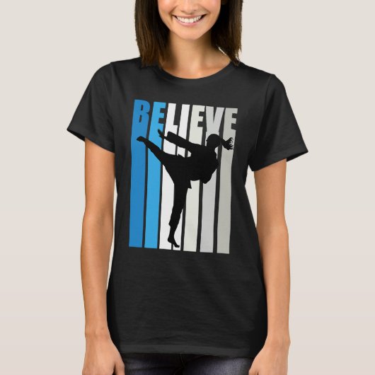 Blue Womens Believe Karate Motivational Retro Grap T-Shirt (Vorderseite)