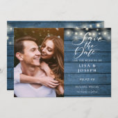 Blue Wood String Lights Script Foto Wedding Save The Date (Vorne/Hinten)