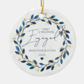 Blue Wreath First Christmas Verlobt Keramik Ornament (Vorne)