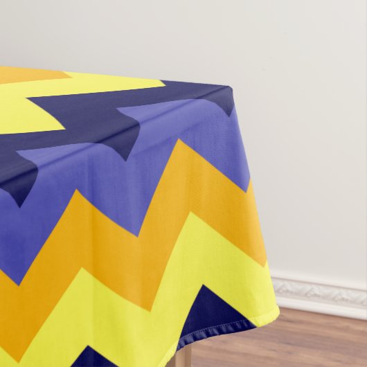 Blue Yellow Gold Chevrons Large Tablecloth Tischdecke (Beispiel)