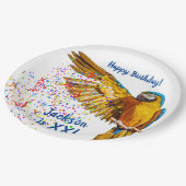 Blue & Yellow Macaw Throws Confetti      Pappteller (Schrägansicht)