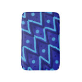 Blue Zig Zags Dots Funky Pattern Badematte (Vorderseite Vertikal)