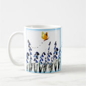 Bluebells-Schmetterling mit Blumen Zweifarbige Tasse (Links)