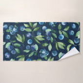 Blueberry dunkles Hintergrundmuster Badehandtuch (Badehandtuch)