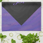 Blueberry Smear und Black Monogram Handtuch (Gefaltet)
