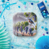 Bluebird singt auf einem Grapevine Pappteller (Party)