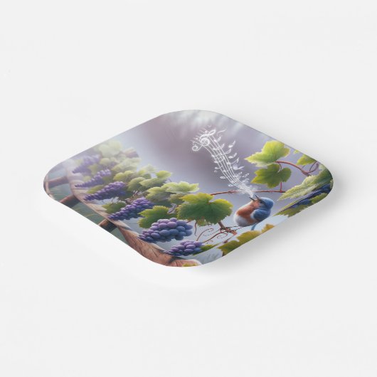 Bluebird singt auf einem Grapevine Pappteller (Gewinkelt)