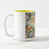 Bluebirds and Rabbits in a Dream Garden Zweifarbige Tasse (Links)