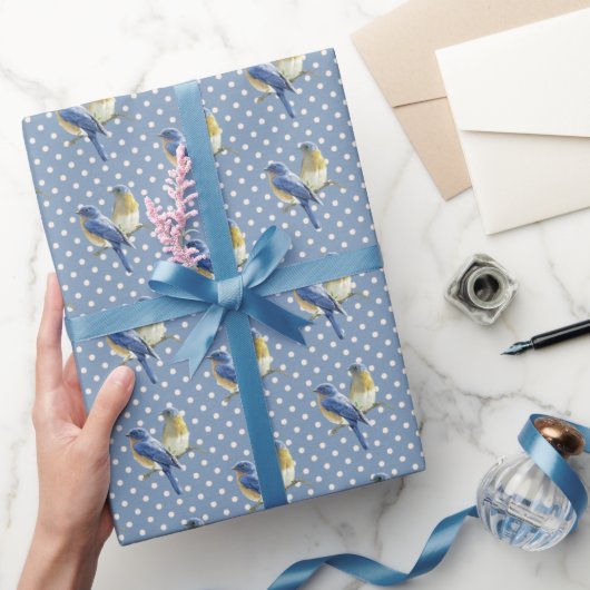Bluebirds auf Polka Dots Geschenkpapier (Schenken)