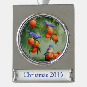 Bluebirds in einem Pfirsichbaum Banner-Ornament Silber