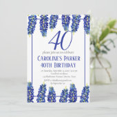 Bluebonnets 40. Geburtstag Blue Floral Texas Einladung (Stehend Vorderseite)
