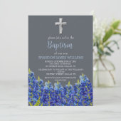 Bluebonnets Bloral Dusty Blue Cross Taufe Einladung (Stehend Vorderseite)