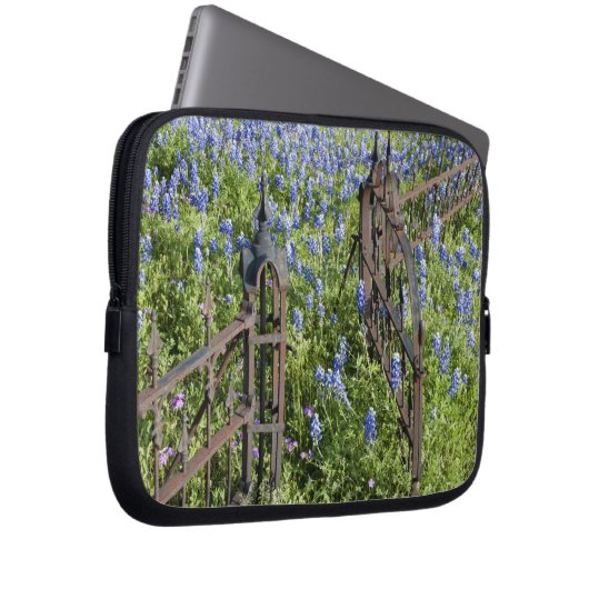 Bluebonnets und Phlox rund um den Friedhof Laptopschutzhülle (Vorne Rechts)