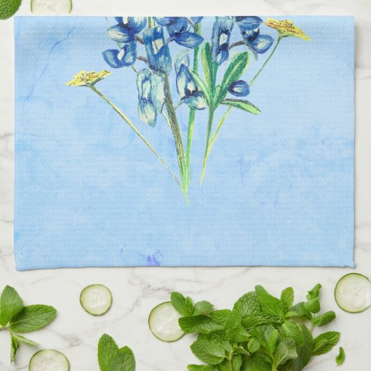 Bluebonnets zum blauen Hintergrund Geschirrtuch (Gefaltet)