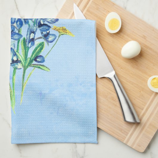 Bluebonnets zum blauen Hintergrund Geschirrtuch (Viertel Falte)