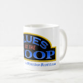 BLUES auf der STOOP-Kaffee-Tasse mit BOTS Kaffeetasse (VorderseiteRechts)