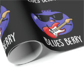 Blues Berry Funny Fruit Pun Dark BG Geschenkpapier (Rolleneckpunkt)