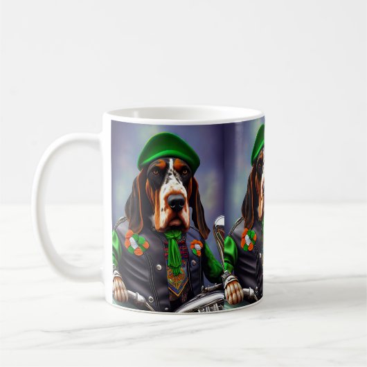 Bluetick Coonhound Fahrrad St. Patrick's Day Kaffeetasse (Links)