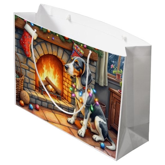 Bluetick Coonhound Fireplace with Christmas Lights Große Geschenktüte (Rückseite Schrägansicht)
