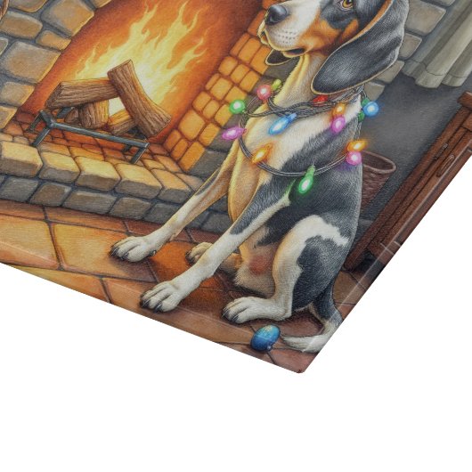 Bluetick Coonhound Fireplace with Christmas Lights Schneidebrett (Ecke)