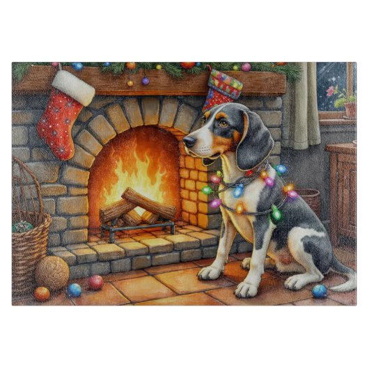 Bluetick Coonhound Kamin mit Weihnachtslichtern Schneidebrett (Vorderseite)